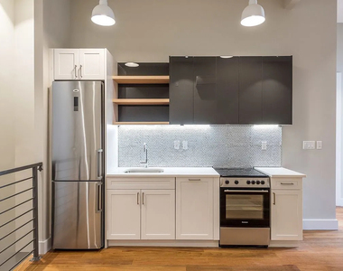 228 Kingsland Avenue - Photo Thumbnail 4