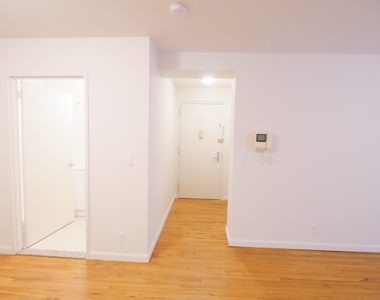 225 East 85th Street - Photo Thumbnail 4