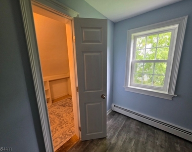 693 Townsbury Rd - Photo Thumbnail 13