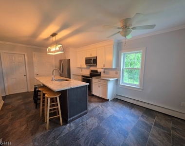 693 Townsbury Rd - Photo Thumbnail 8