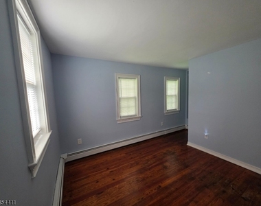 693 Townsbury Rd - Photo Thumbnail 12