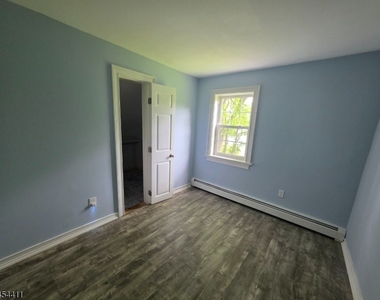 693 Townsbury Rd - Photo Thumbnail 14