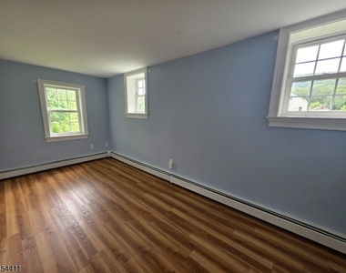 693 Townsbury Rd - Photo Thumbnail 16