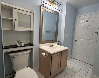 202 Rip Van Dam Ct - Photo Thumbnail 30