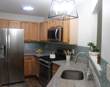 202 Rip Van Dam Ct - Photo Thumbnail 18