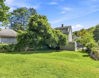 39 Budd St - Photo Thumbnail 3