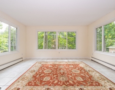 329 Morris Ave - Photo Thumbnail 6