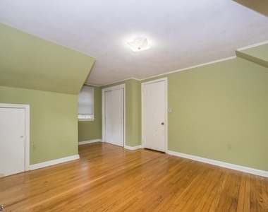 329 Morris Ave - Photo Thumbnail 10