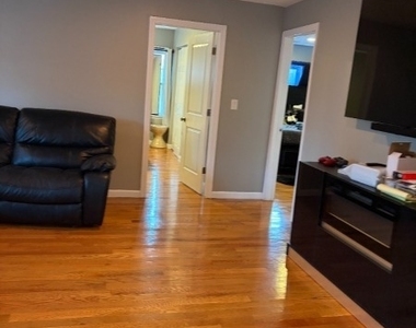 721 Madison Ave - Photo Thumbnail 3