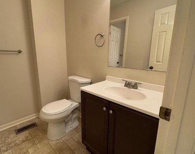 42 Burlington Ct - Photo Thumbnail 25