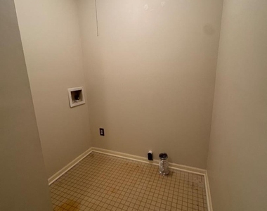42 Burlington Ct - Photo Thumbnail 38