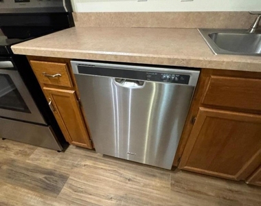 42 Burlington Ct - Photo Thumbnail 14