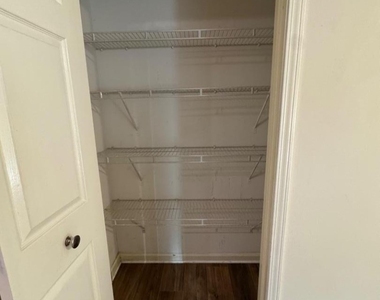 42 Burlington Ct - Photo Thumbnail 9