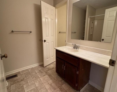 42 Burlington Ct - Photo Thumbnail 23