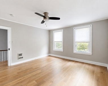 74 2nd St - Photo Thumbnail 10