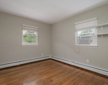 83 Chestnut St - Photo Thumbnail 7