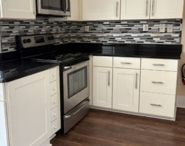 124 Spring St - Photo Thumbnail 7