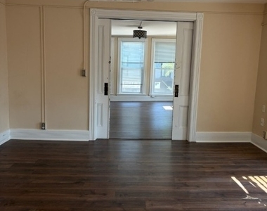 124 Spring St - Photo Thumbnail 10