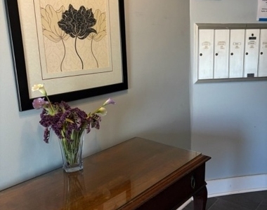 124 Spring St - Photo Thumbnail 2