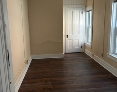 124 Spring St - Photo Thumbnail 19