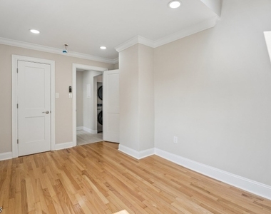 57 Greenwood Ave Unit 2 - Photo Thumbnail 7