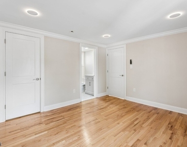 57 Greenwood Ave Unit 2 - Photo Thumbnail 9