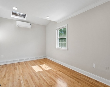 57 Greenwood Ave Unit 2 - Photo Thumbnail 8