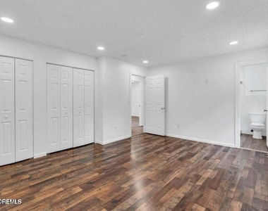 43 3rd St Street - Photo Thumbnail 8