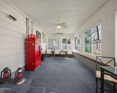 60 Maryland Avenue - Photo Thumbnail 13