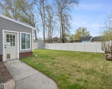 60 Maryland Avenue - Photo Thumbnail 14