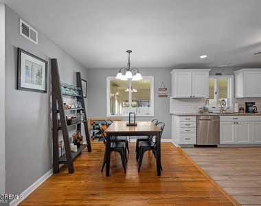 60 Maryland Avenue - Photo Thumbnail 19