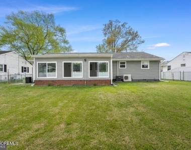 60 Maryland Avenue - Photo Thumbnail 15