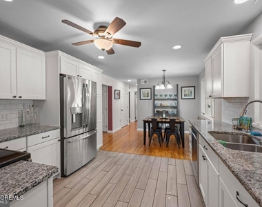 60 Maryland Avenue - Photo Thumbnail 18