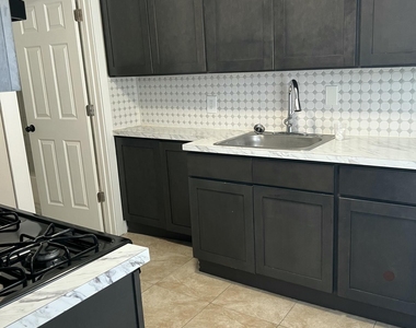 225 Lincoln Avenue - Photo Thumbnail 6