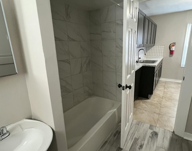 225 Lincoln Avenue - Photo Thumbnail 7