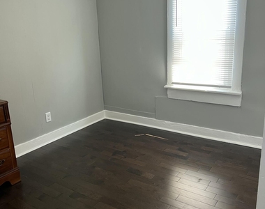 225 Lincoln Avenue - Photo Thumbnail 2
