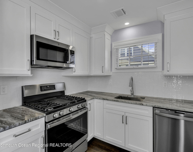 419 10th Avenue - Photo Thumbnail 2