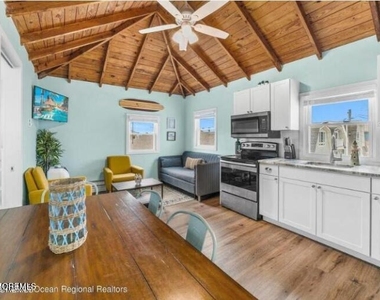 171 Beachfront - Photo Thumbnail 8