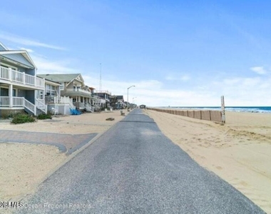 171 Beachfront - Photo Thumbnail 4