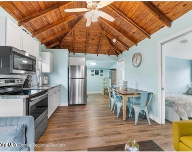 171 Beachfront - Photo Thumbnail 9