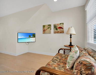 303 B Street - Photo Thumbnail 43