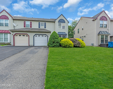 19 Longbrook Lane - Photo Thumbnail 4