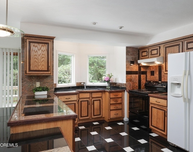 18 Seven Oaks Drive - Photo Thumbnail 13