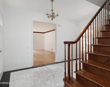 18 Seven Oaks Drive - Photo Thumbnail 8