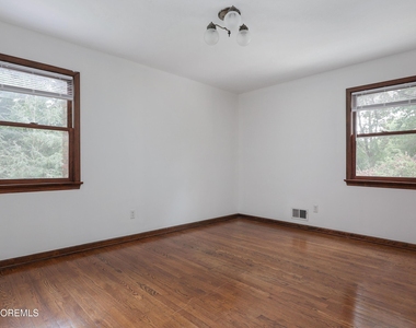 18 Seven Oaks Drive - Photo Thumbnail 21