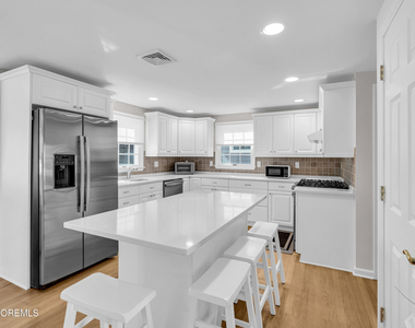 807 Prospect Avenue - Photo Thumbnail 8