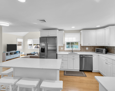 807 Prospect Avenue - Photo Thumbnail 11