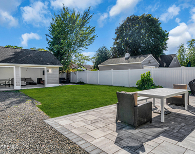 807 Prospect Avenue - Photo Thumbnail 2