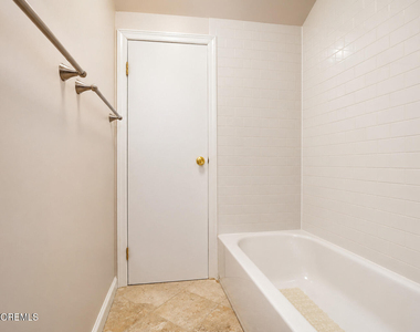 10 Madison Court - Photo Thumbnail 24