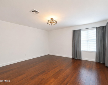 10 Madison Court - Photo Thumbnail 12